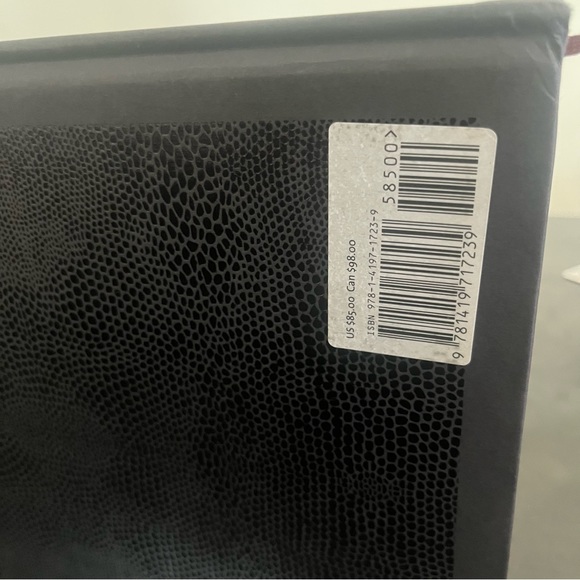 Alexander McQueen table book edited by Claire Wilcox - Picture 6 of 9